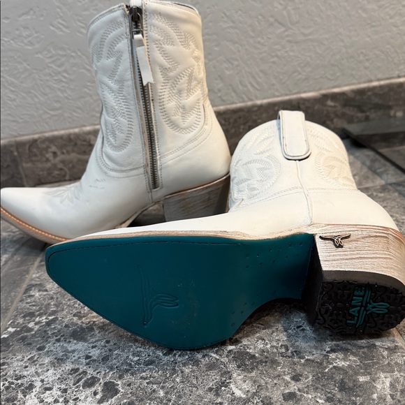 Lane White Leather Western Boots - Picture 4 of 8